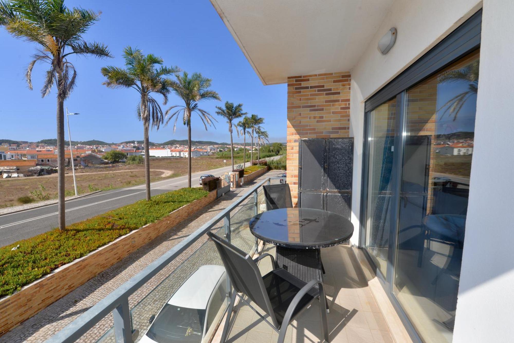 Pebble - 1 Bedroom Apartment Sleeps 5 With Pool & Tennis Court São Martinho do Porto Exterior photo