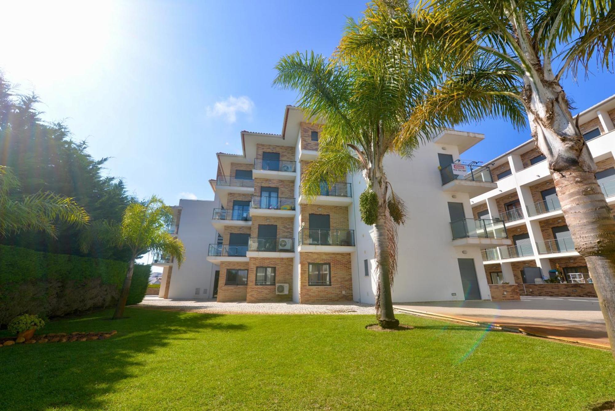 Pebble - 1 Bedroom Apartment Sleeps 5 With Pool & Tennis Court São Martinho do Porto Exterior photo