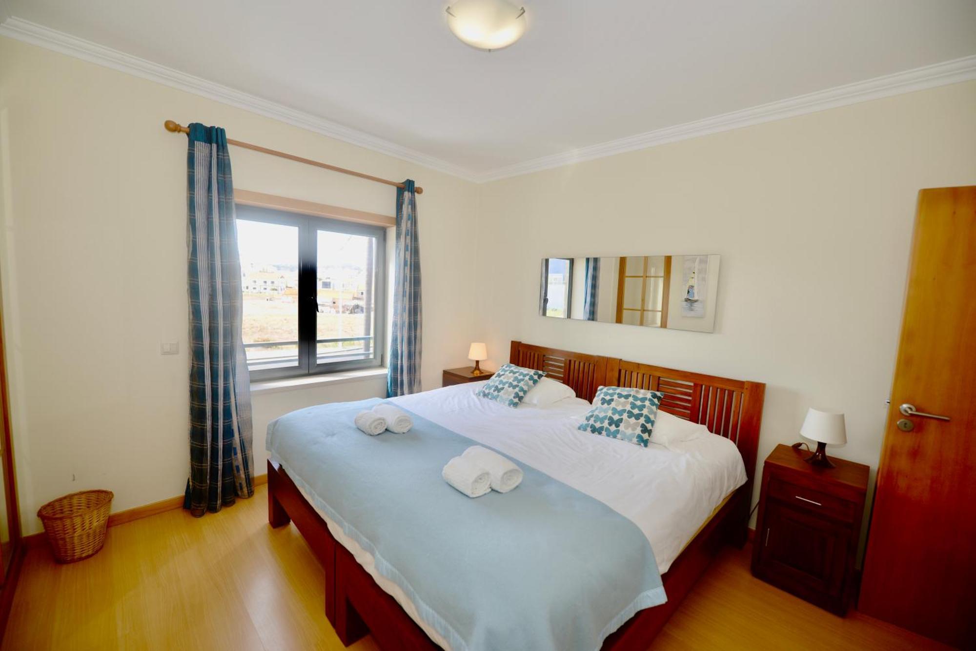 Pebble - 1 Bedroom Apartment Sleeps 5 With Pool & Tennis Court São Martinho do Porto Exterior photo