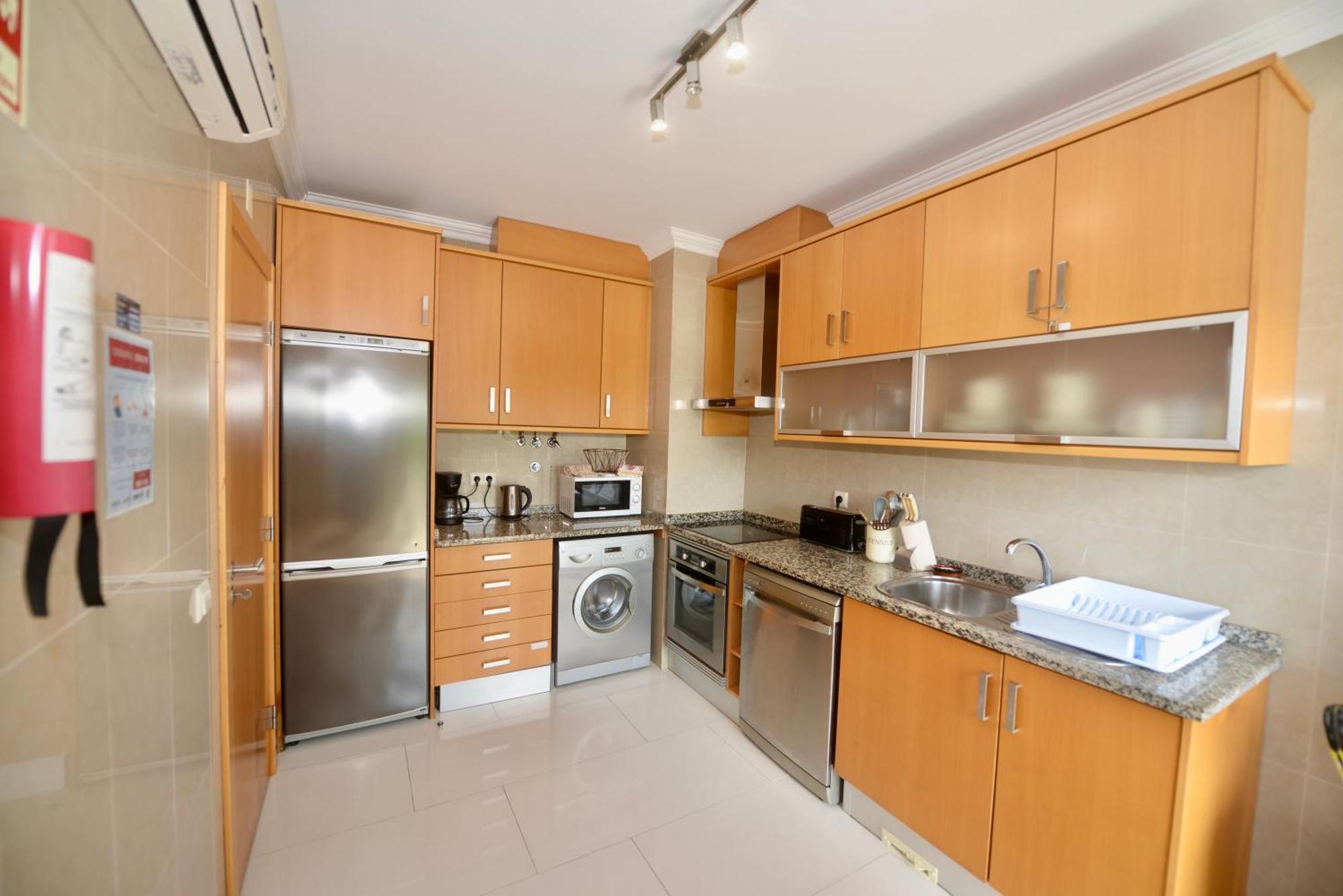 Pebble - 1 Bedroom Apartment Sleeps 5 With Pool & Tennis Court São Martinho do Porto Exterior photo