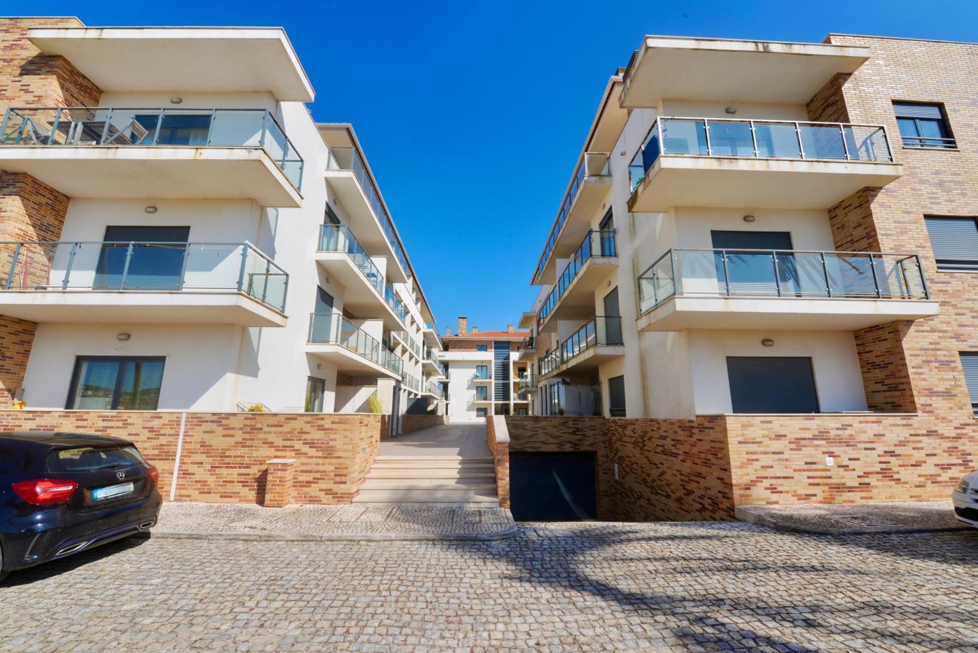 Pebble - 1 Bedroom Apartment Sleeps 5 With Pool & Tennis Court São Martinho do Porto Exterior photo