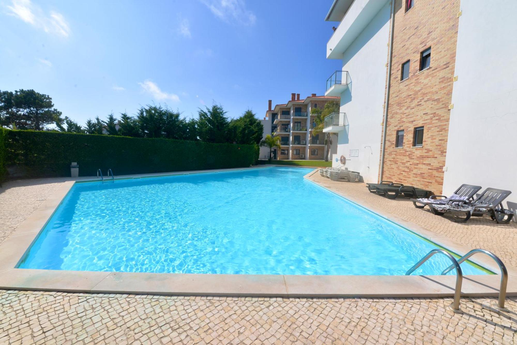 Pebble - 1 Bedroom Apartment Sleeps 5 With Pool & Tennis Court São Martinho do Porto Exterior photo